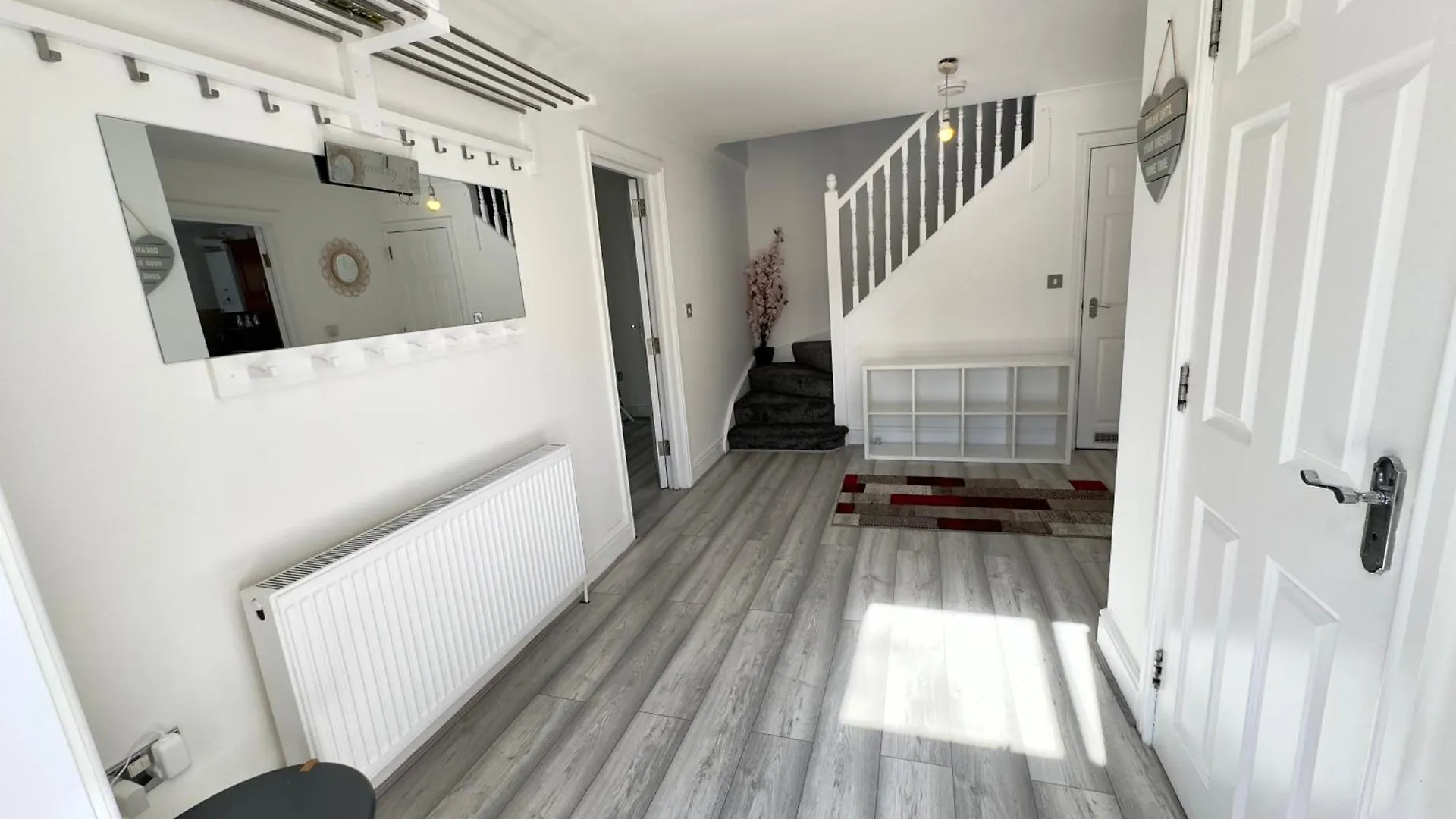 Spacious 3-Bed Home With Garden, Private Parking, Smart Tv'S, Fast Wi-Fi London Holiday home