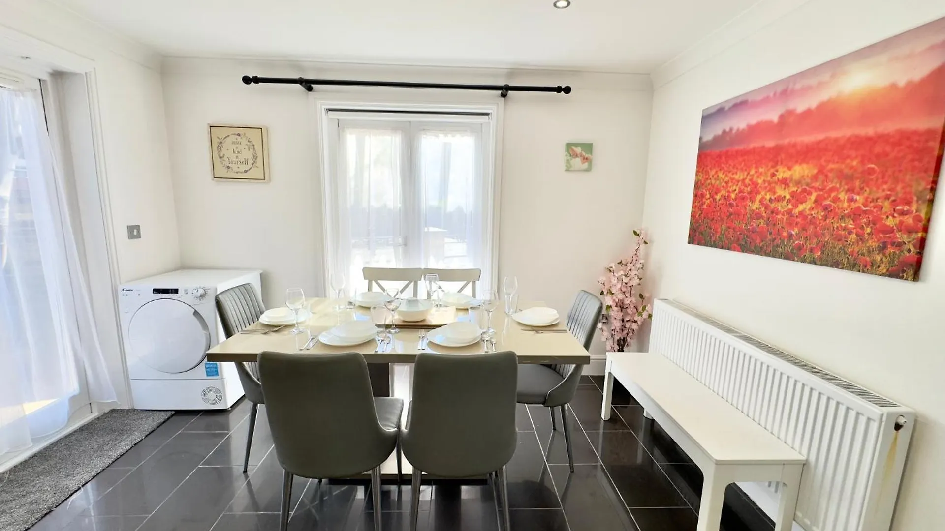 Spacious 3-Bed Home With Garden, Private Parking, Smart Tv'S, Fast Wi-Fi London 0*,