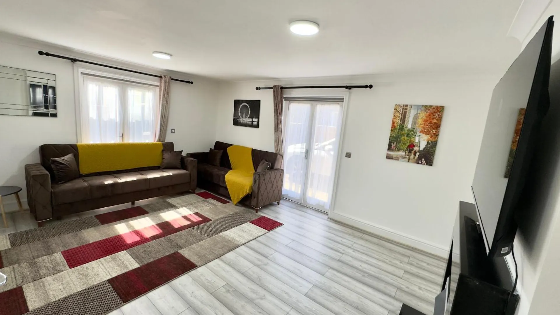 Holiday home Spacious 3-Bed Home With Garden, Private Parking, Smart Tv'S, Fast Wi-Fi London